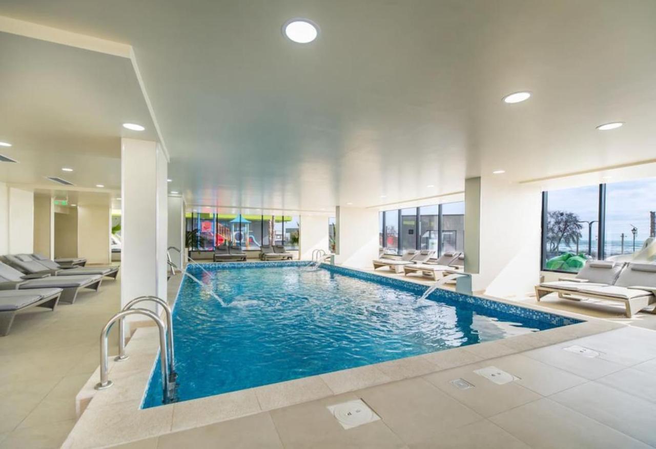 Blue Apartment In Spa N Pool Beach Resort Năvodari Exterior foto